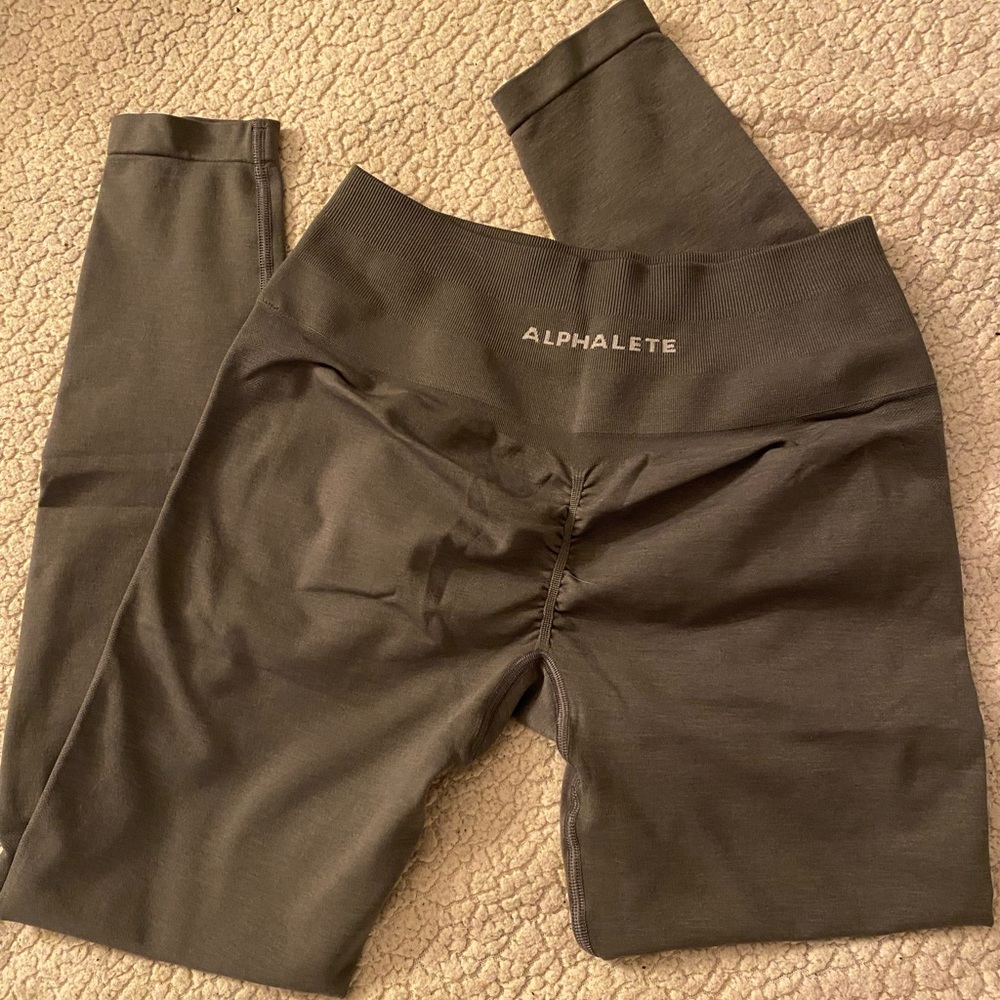 Alphalete Amplify Leggings - Like NEW Gray size L